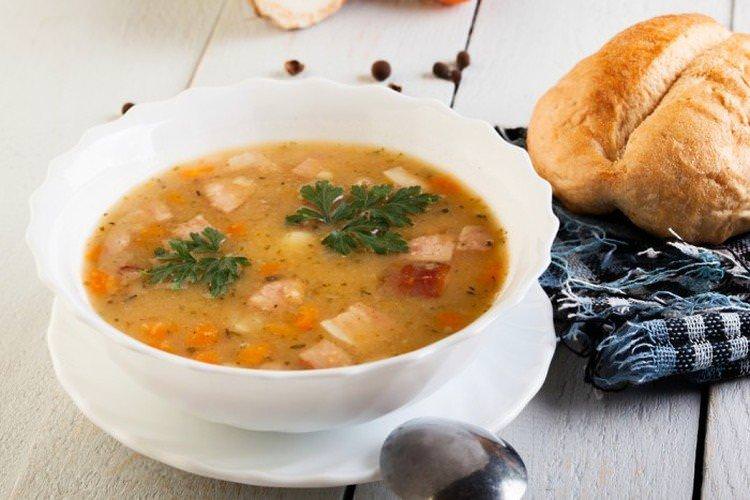 Ситний рисовий суп з беконом - Страви з рису рецепти
