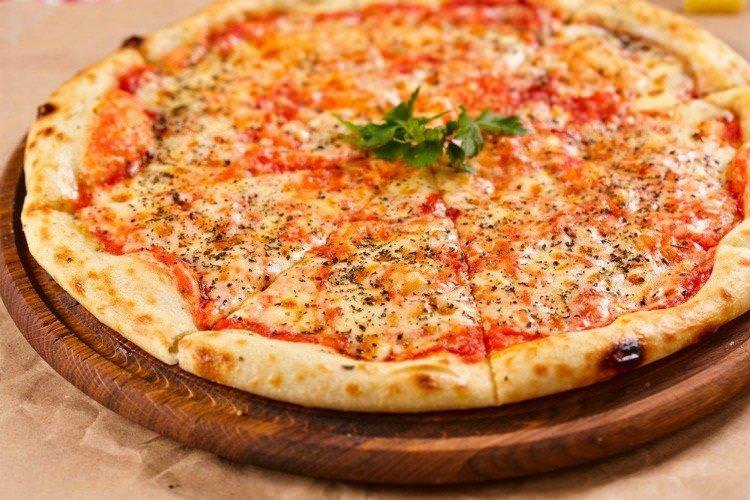 Швидка домашня піца - Чим нагодувати гостей рецепти