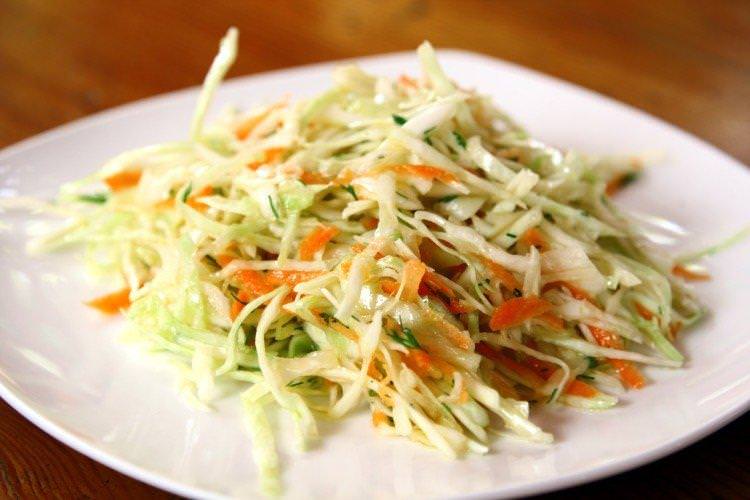 Капустяний салат з рибним соусом - Новорічні салати без майонезу рецепти