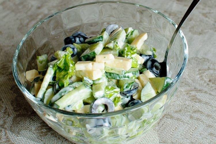Огірковий салат з маслинами - Салати з майонезом рецепти