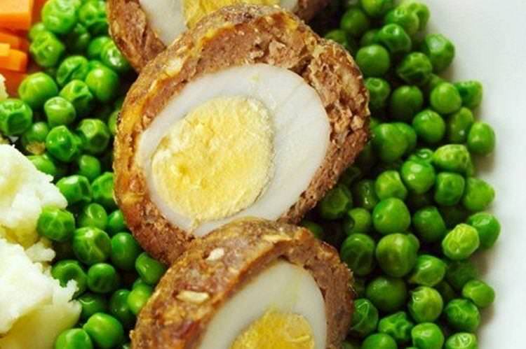 Яйця у фарші по-шотландськи - Що приготувати зі свинячого фаршу рецепти