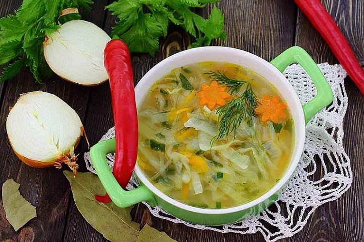 Цибулевий суп з капустою