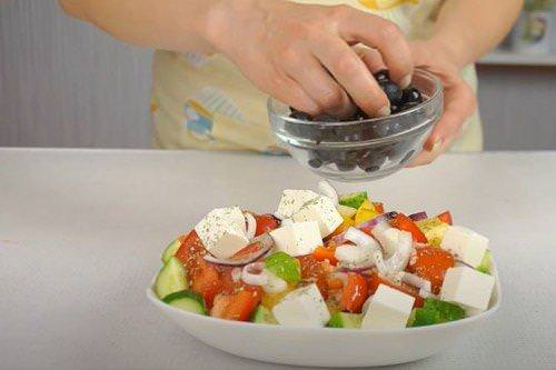 Грецький салат - класичний рецепт покроково