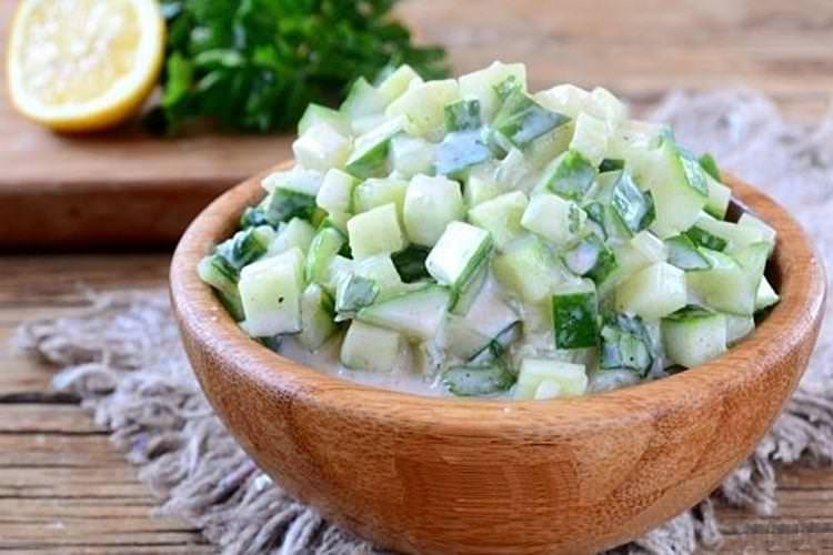 Дієтичний салат із огірків та м'яти - рецепти
