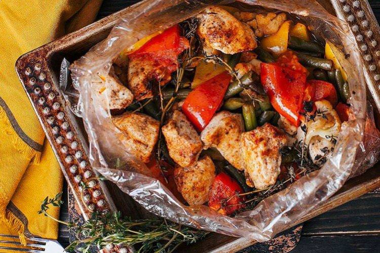 Куриня грудка з овочами - Дієтичні страви рецепти
