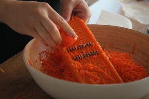 Морква по-корейськи за 10 хвилин у домашніх умовах - покроковий рецепт