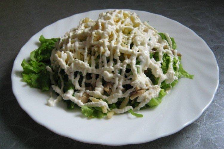 Салат з куркою та грибами Ніжний - рецепти
