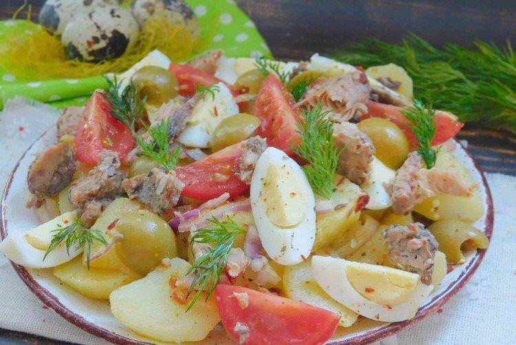 Овочевий салат із консервованим тунцем - рецепти