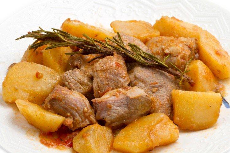 Тушене м'ясо з картоплею по-китайськи - рецепти покроково