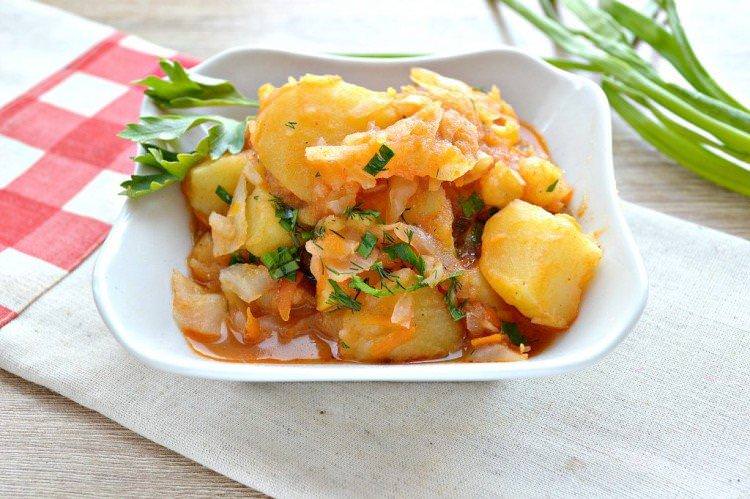 Тушене м'ясо з капустою та картоплею - рецепти покроково