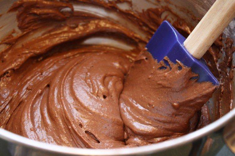 Сметанний крем з какао для бісквітного торта - рецепти