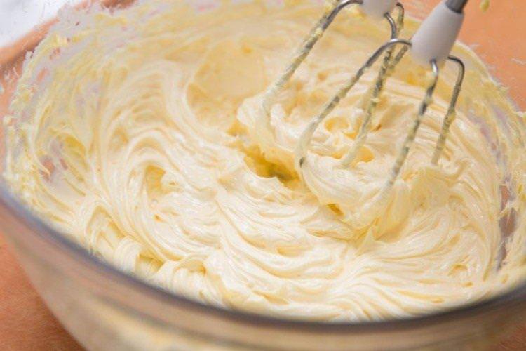 Крем вершково-мармеладний для бісквітного торта - рецепти