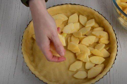 Легкий цвітаєвський яблучний пиріг - покроковий рецепт