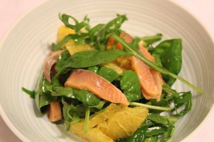 Салат з червоною рибою та апельсинами - рецепти