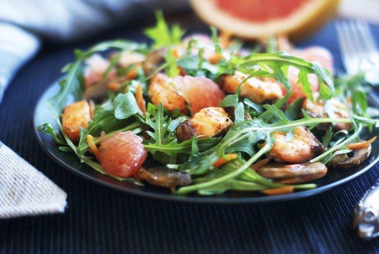 Салат з червоною рибою та грейпфрутом - рецепти