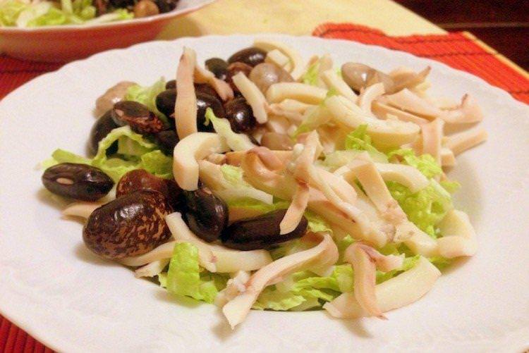 Салат з кальмарами та квасолею - рецепти