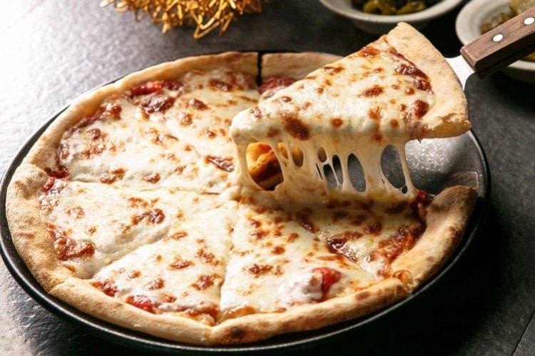 Тісто для піци без дріжджів на сироватці - рецепти