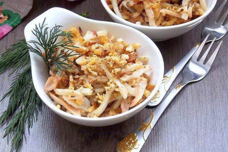 Салат з кальмарами та волоськими горіхами - рецепти