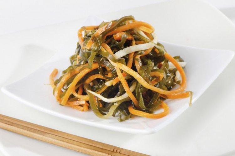 Салат з корейською морквою та морською капустою - рецепти