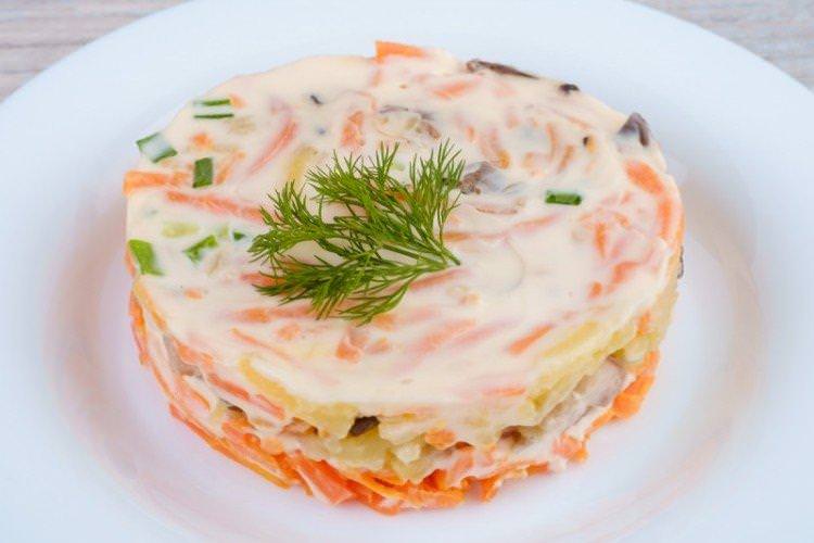 Салат з корейською морквою та маслятами - рецепти
