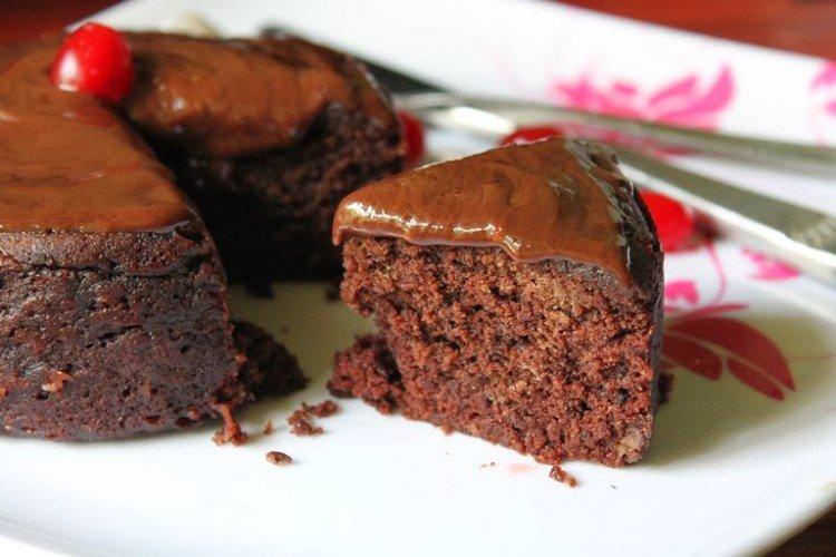 Швидкий шоколадний пиріг у мікрохвильовій печі до чаю - рецепти