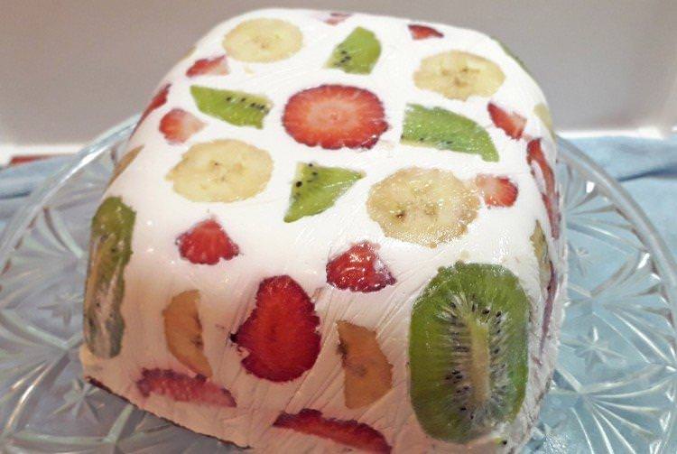 Торт «Смітанковий з фруктами» в домашніх умовах - рецепти