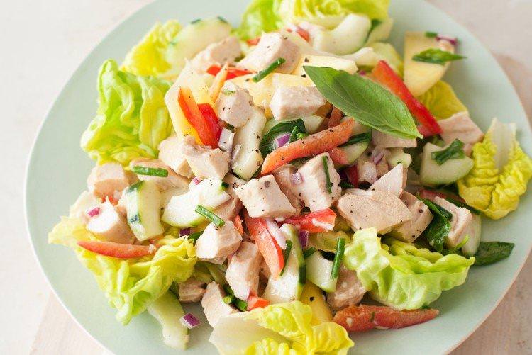 Салат із копченої курки з овочами - рецепти