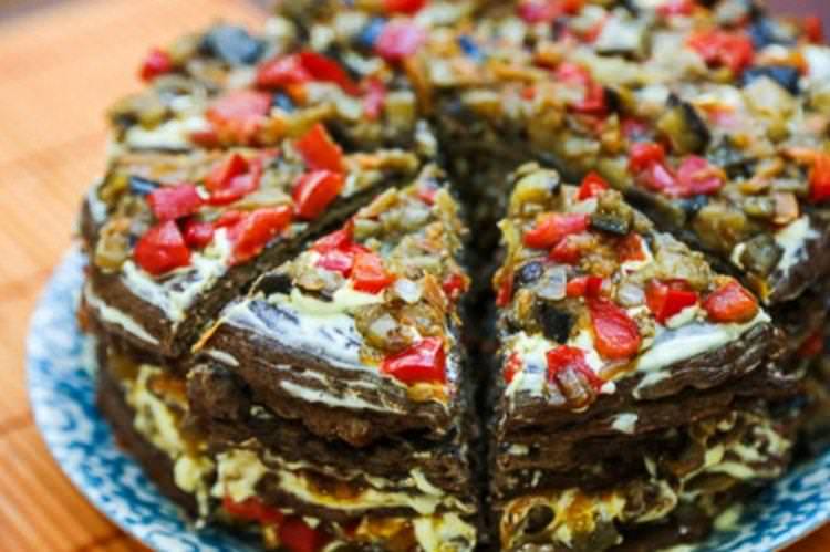 Пічниковий торт з баклажанами - рецепти