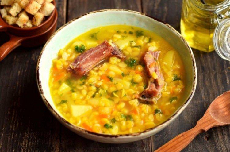 Гороховий суп з копченими реберцями - рецепти
