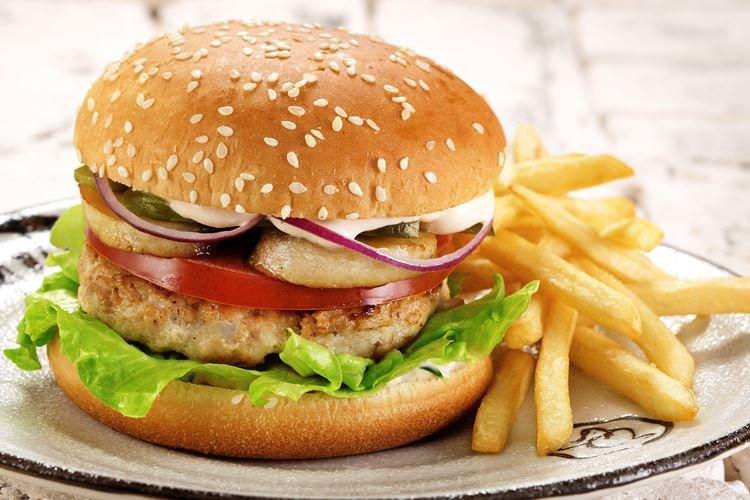 Гамбургер з куркою та яблуком - Рецепт як зробити в домашніх умовах
