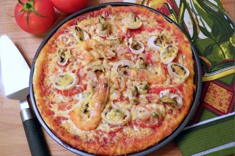 Піца з морепродуктами - Рецепт піци в духовці в домашніх умовах