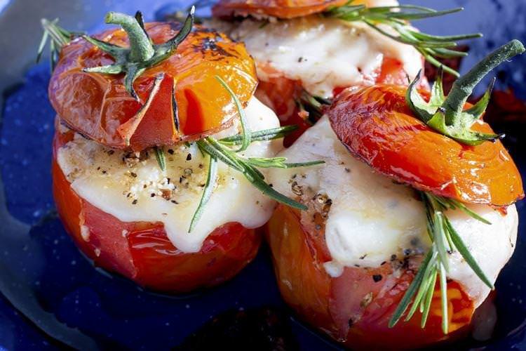 Фаршировані помідори - Що приготувати на сніданок швидко та смачно