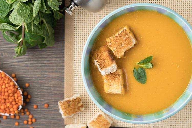 Сочевичний суп з м'ятою - Що приготувати на обід швидко та смачно