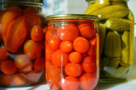 20 рецептів дуже смачних маринованих помідорів