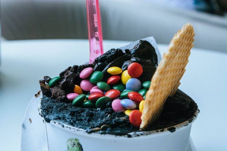 Чорне морозиво - рецепти як зробити в домашніх умовах