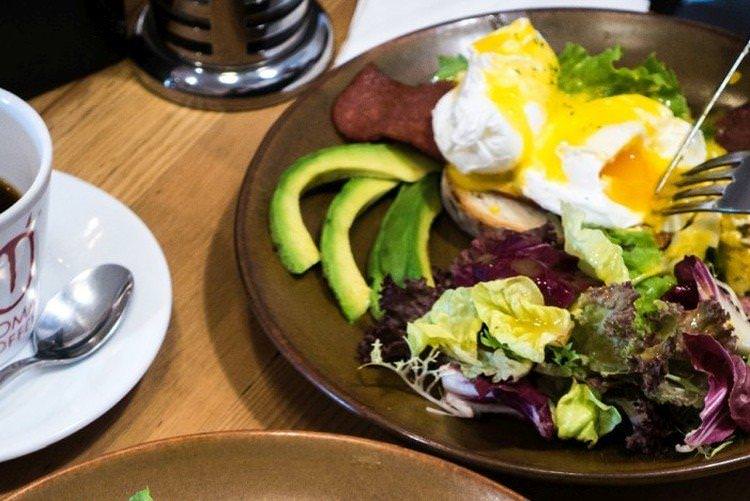 Салат з яйцем - смачні та прості салати нашвидкуруч