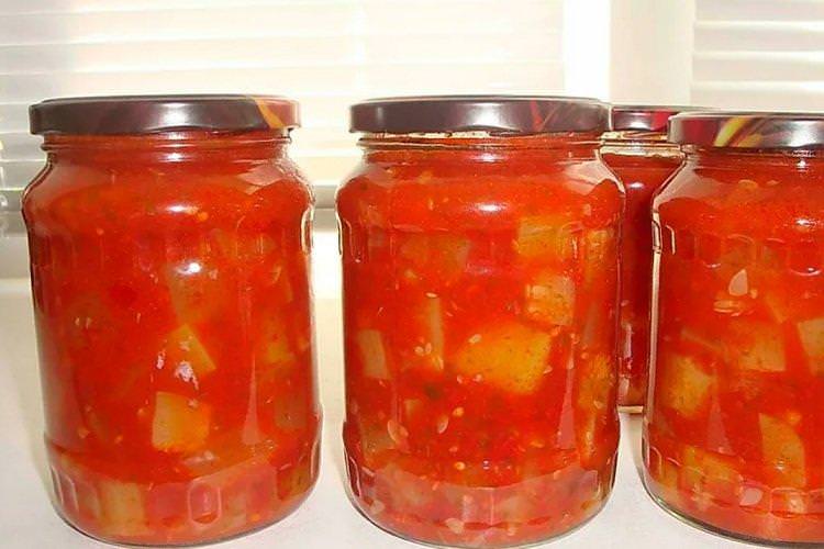 Кабачки, мариновані в томатному соусі
