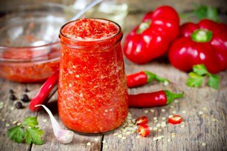 20 рецептів аджики з помідорів на зиму