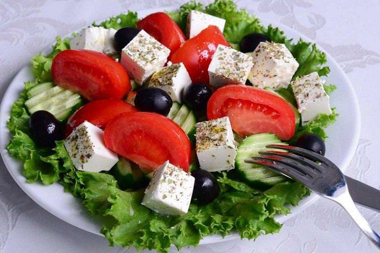 Грецький салат із бринзою